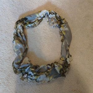 Lightweight infinity scarf